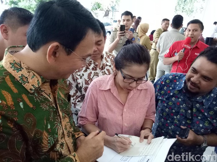 Ini Alasan Ahok Sempatkan Datang ke Balai Kota Sebelum Jalani Sidang