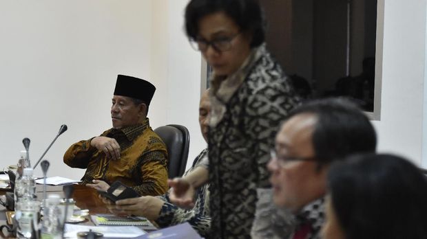 Hujan Interupsi Saat KPU Tetapkan AGK Pemenang Pilgub Malut