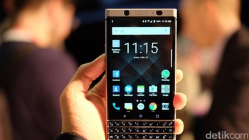 Setelah menggulingkan kejayaan Nokia, popularitas BlackBerry seakan sulit dilawan di masanya. Namun kehadiran Android mematahkan kesuksesan produsen asal Waterloo, Kanada ini. Foto: ash/detikcom