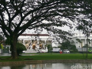 Kala Istana Menyambut Sang Raja