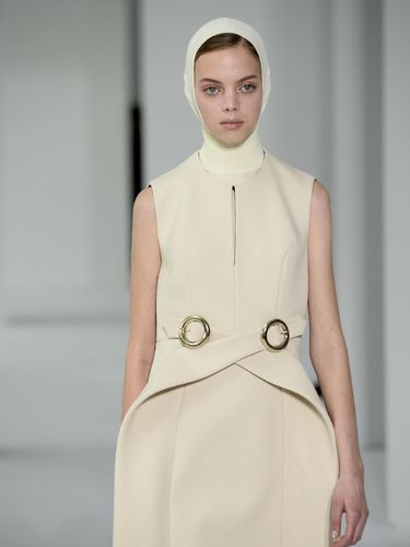 Prancis Larang Model yang Terlalu Kurus Tampil di Catwalk