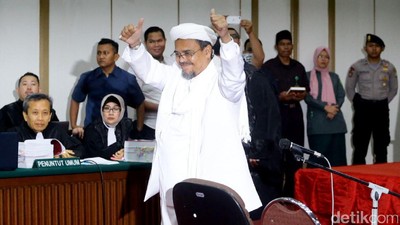 Habib Rizieq Bersaksi di Sidang Ahok