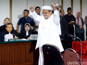 Tak Ditangkap, Habib Rizieq Diperiksa Polisi Saudi soal Bendera Tauhid