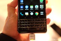Hands-on BlackBerry KEYone: Begitu Berbobot!