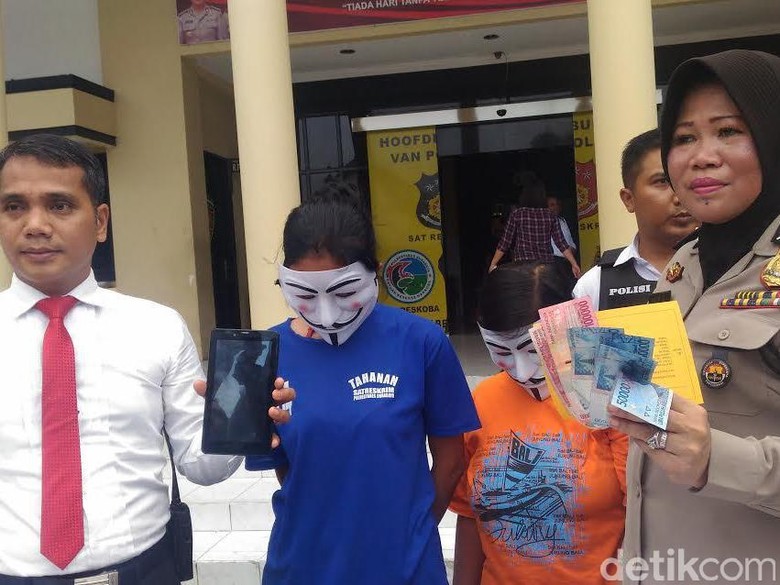 Polisi Tangkap PSK Pelaku Threesome Polisi Tangkap PSK Pelaku Threesome