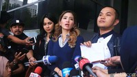 Harry dikenakan pasal 378 jo 3, 4, dan 5 yakni penipuan atau lebih kepada Tindak Pidana Pencucian Uang (TPPU). Pool/Hanif Hawari/detikFoto.