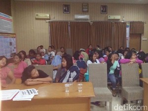 Penggerebekan Penampungan TKI Ilegal di Cirebon, Ortu Korban Bersyukur