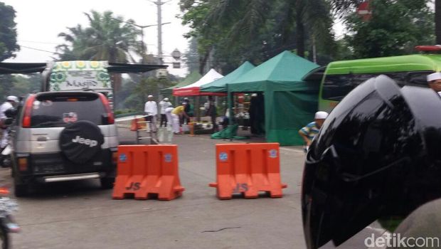  Massa Mulai Padati Gedung Kementan Jelang Sidang Ahok
