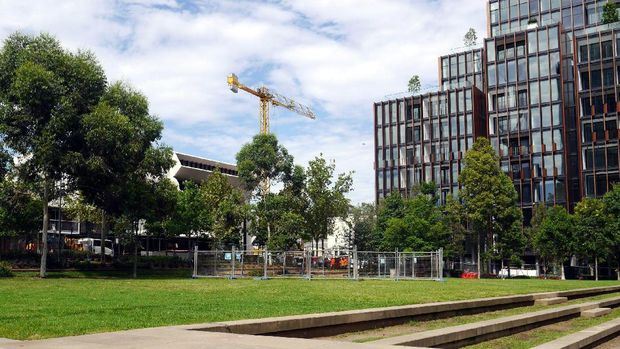 Meski dikelilingi gedung pencakar langit, masih ada ruang terbuka hijau (Wahyu/detikTravel)