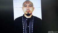 Foto Yayat Cahdiyat alias Abu Salam diperlihatkan dalam jumpa pers.