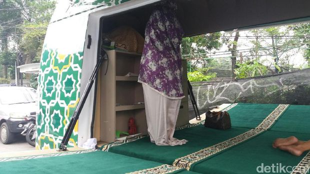 Ada Mobile Masjid untuk Massa di Lokasi Sidang Ahok ke-12