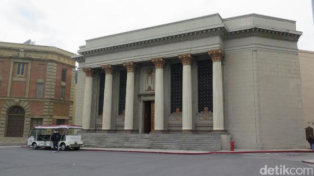 Serunya Tur Warner Bros Studio, Tempat Produksi Film-Film Hollywood Ternama