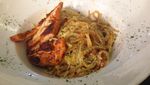 Sedapnya Nasi Daun Cumi Hitam dan Chicken Wings Saus Telur Asin di Sini