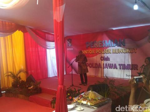 Risma hadiri peresmian kantor baru Polsek Rungkut