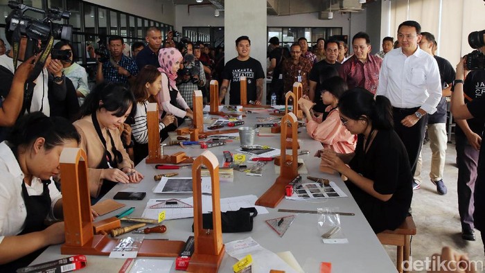 Kembangkan Creative Hub, Ahok Gandeng Jakarta Fashion Week