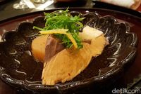 Chef Katsuki Toshihisa Sajikan Hidangan Jepang Autentik Khas Nishimura