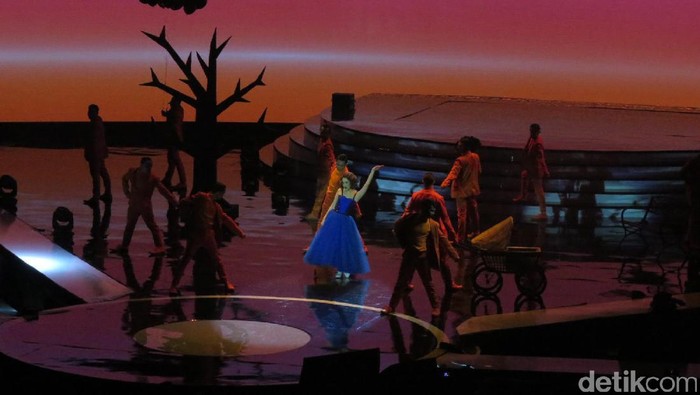 BCL dan Reza Rahadian Tampil Ala La La Land