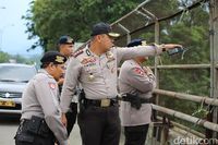 Panjangnya 4 Km, Ini Penampakan Iring-iringan Rombongan Raja Salman