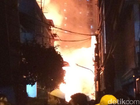 Rumah di Pademangan Jakut Kebakaran, 11 Mobil Damkar Meluncur