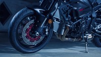 Perangkat aksesori pada MT-10 Tourer Edition bisa juga dibeli terpisah untuk MT-10 versi sebelumnya.