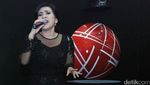 Ikke Nurjanah Goyang Bursa Efek Indonesia