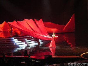 Berkonsep Lucid Dream, BCL Sukses Bikin Takjub di Awal Konser