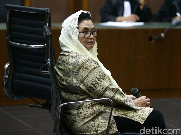 Eks Menkes Siti Fadilah Jalani Sidang Vonis