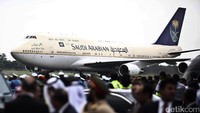 Selain itu, seperti dikutip dari situs Boeing, Rabu (1/3/2017), harga pesawat ini berkisar antara US$ 230-270 juta atau sekitar Rp 3-3,5 triliun tergantung spesifikasi.