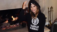 Elisabetta Canalis. Kisah cinta Elisabetta dengan Rossi kabarnya terjalin di tahun 2007. Foto: ist. (Instagram @littlecrumb_)