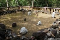 kisah mistis penjaga makam Kisah Makam Keramat Tak Bernama di Kepulauan Anambas