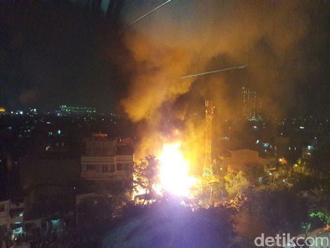 Suasana saat terjadi kebakaran Pademangan, Jakarta Utara.