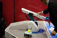 Unjuk Gigi 5G: Ekspansi Robot Sampai Tenggelam di Virtual Reality