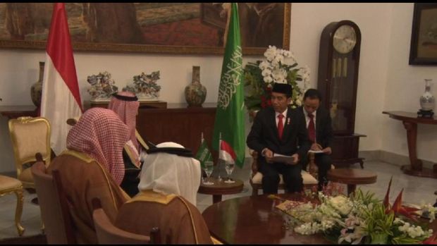 Hujan Mengguyur, Upacara Penyambutan Raja Salman Dipersingkat