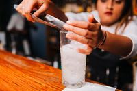 Amazon Hadirkan Pop-up Bar Unik dengan 'Virtual Bartender' 