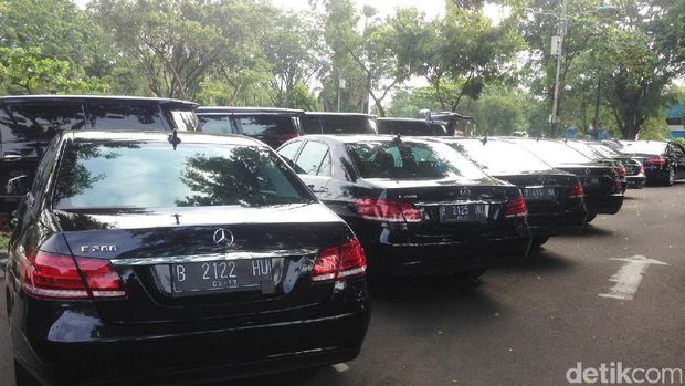 Penampakan Kendaraan untuk Rombongan Raja Salman di Bandara Halim