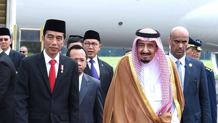 Hujan Mengguyur, Upacara Penyambutan Raja Salman Dipersingkat