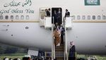 Raja Salman Tiba di Bandara Halim