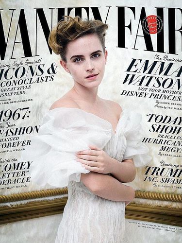 Pose Tanpa Bra, Emma Watson Disebut Munafik 