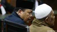 Pada akhir persidangan, para wakil rakyat itu pun menerima dengan mantap hukuman yang diberikan. Tak satu pun dari mereka mengajukan upaya banding.