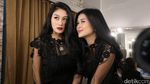 Kenapa Duo Serigala Selalu Pelukan Saat Berpose?