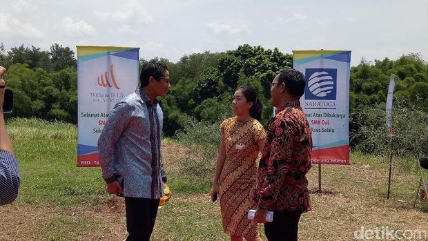 Sandiaga Uno letakkan batu pertama SMK di Tangsel / 
