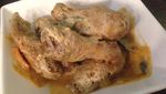 Sedapnya Nasi Daun Cumi Hitam dan Chicken Wings Saus Telur Asin di Sini
