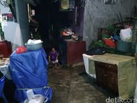 Warga Pejaten Timur Waspada Adanya Banjir Susulan