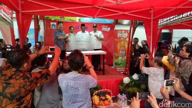 Wagub Djarot Resmikan Lokasi Sementara Bubur Ayam Barito Jaksel