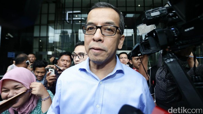 Penyidik KPK kembali memanggil Emirsyah Satar. Dia akan dimintai keterangan sebagai saksi untuk tersangka Soetikno Soedarjo.
