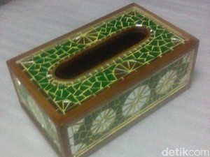 Olah Limbah Kaca Jadi Perabot, Pria Ini Raup Omzet Jutaan Rupiah