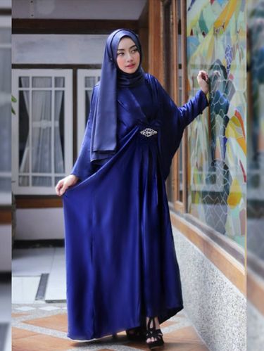 Foto: Cithatha, Si Cantik Berhijab yang Wajahnya Ada di Line Sticker