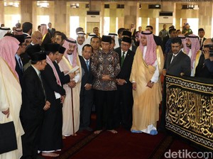 Potongan Kiswah dari Raja Salman Disimpan di Perpustakaan Istiqlal