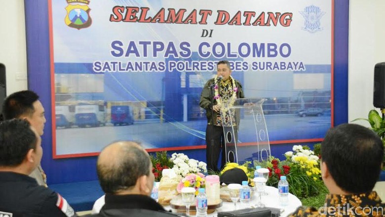 Layanan SIM Polrestabes Surabaya Ditutup Sementara Layanan SIM Polrestabes Surabaya Ditutup Sementara