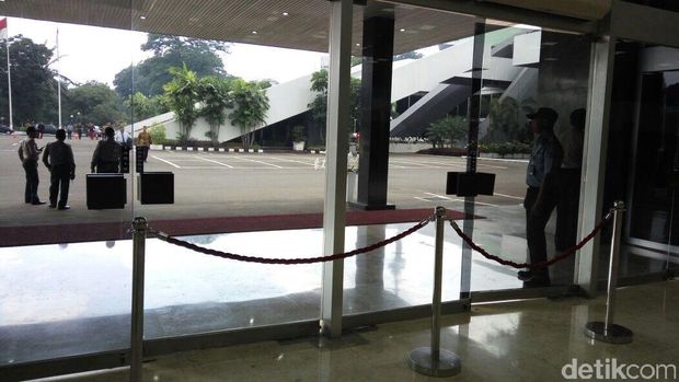 Pengamanan di Gedung DPR jelang kedatangan Raja Salman / 